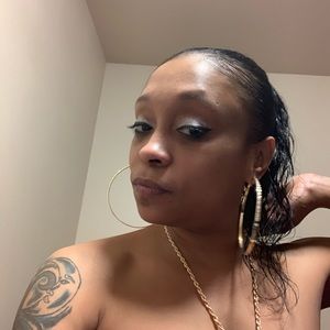 Meet your Posher, Donya